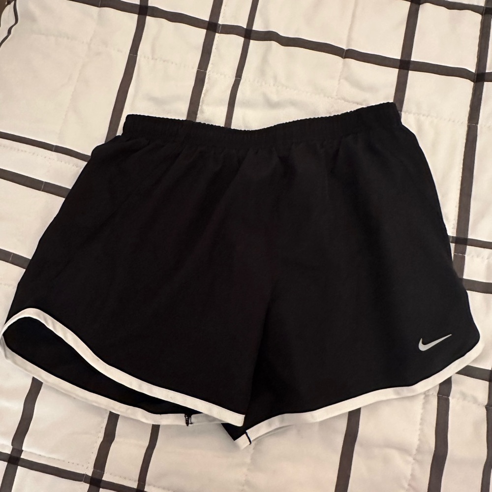 Nike Youth L Shorts